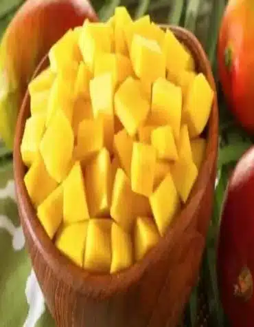 Frozen mango slices (IQF) packed in bulk export bags