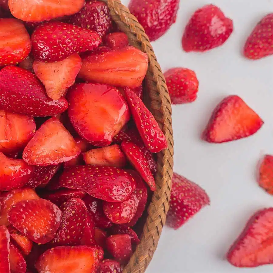 Frozen whole strawberries (IQF) for export and wholesale distribution